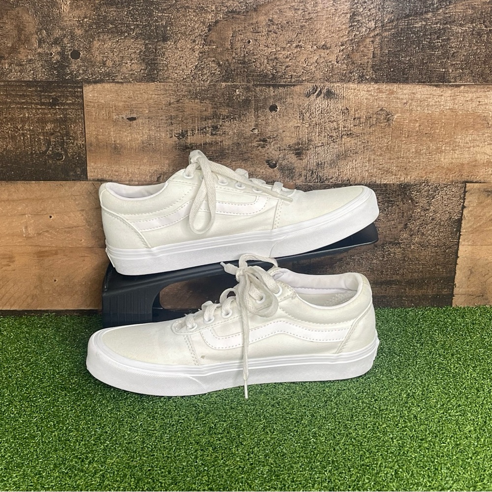 Vans Old Skool Womens Size 8 Triple White Off The Wall‎ Skateboard Low - Picture 2 of 6